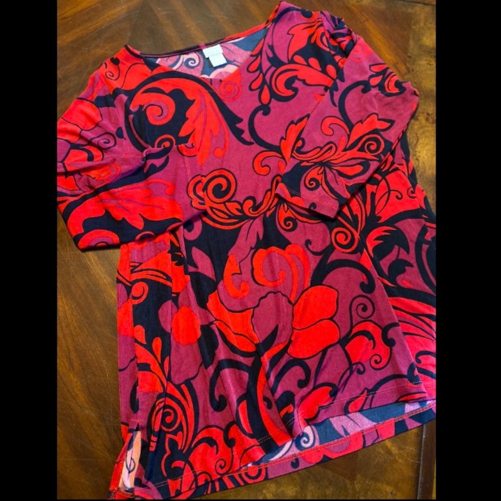 Chico's Red & Pink Swirl Floral V-Neck Top